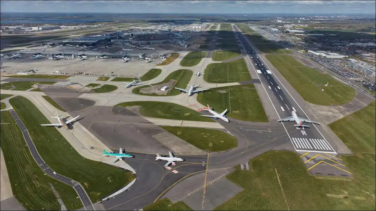 Heathrow has long runways, 24/7 emergency response, and ground crews who know the 787 inside out.
